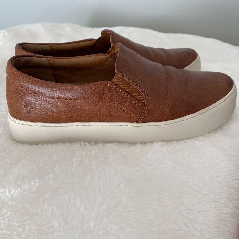 Frye Lena Slip On Sneakers
Loafers Cognac Camel Brown